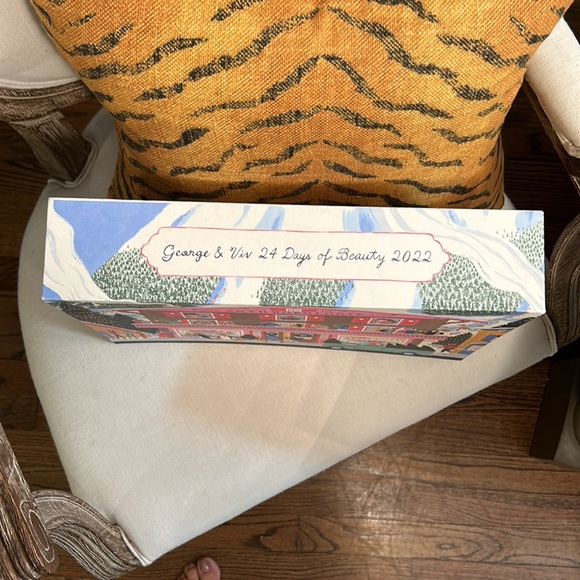 2022 ANTHROPOLOGIE George & Viv Beauty Christmas Advent Calendar BOX ONLY - Picture 8 of 11